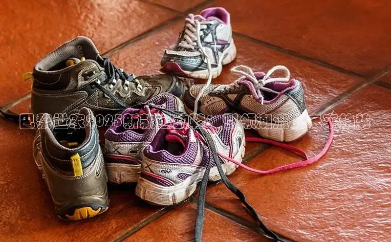 巴黎世家2025新款运动鞋：引领潮流的未来趋势