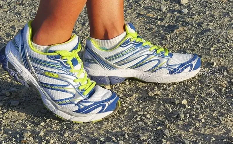 未来趋势：2025展望：阿迪达斯创新的运动鞋设计与科技